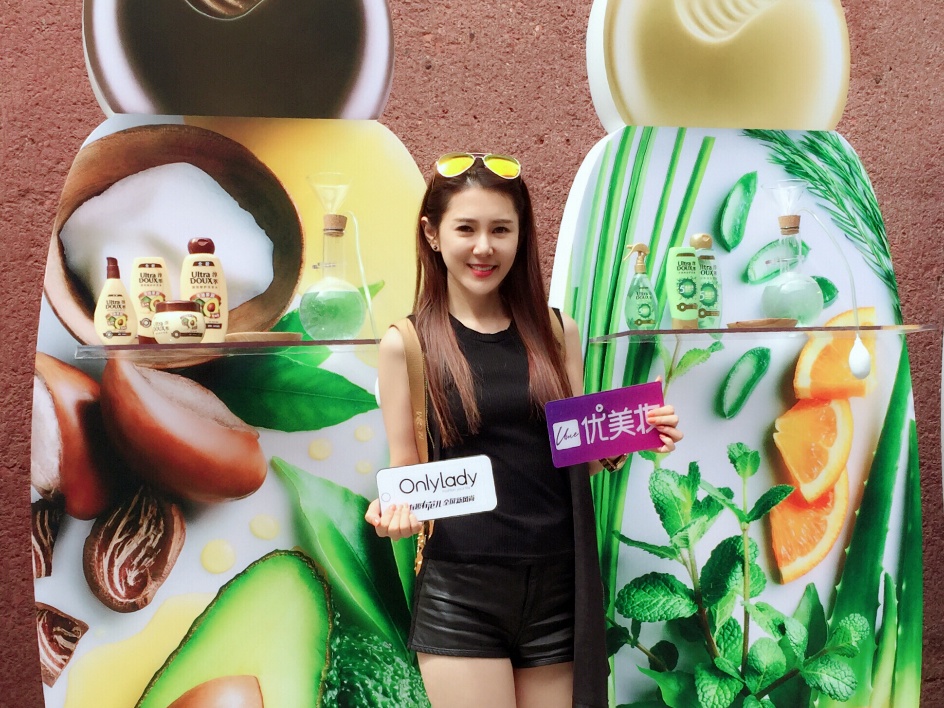 程意涵參加法國自然洗護發品牌淳萃長城上市活動